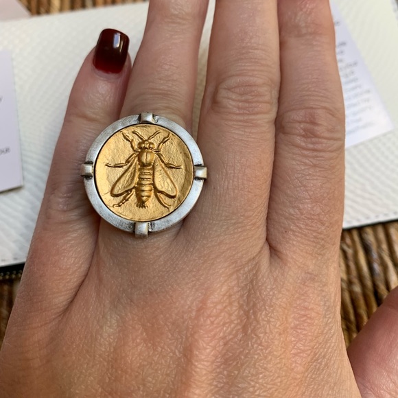French Kande Jewelry - French Kande matte signet ring with L’Abeille